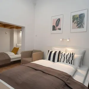Apartamento Located, 150 M2 5 Bedrooms Apt.,, Budapest